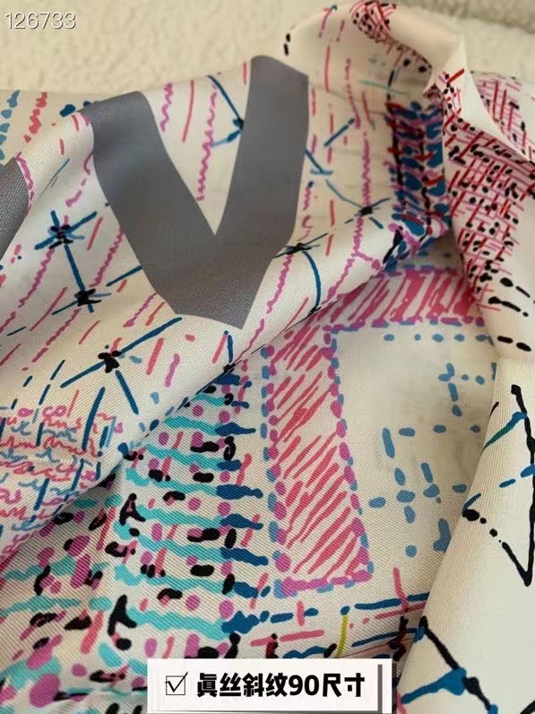Chanel silk scarf 90X90cm E09 (1)